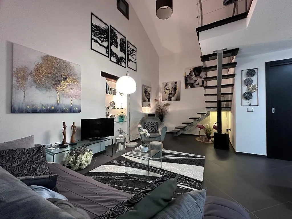 Appartamento Home Holiday 304 Iglesias Italia
